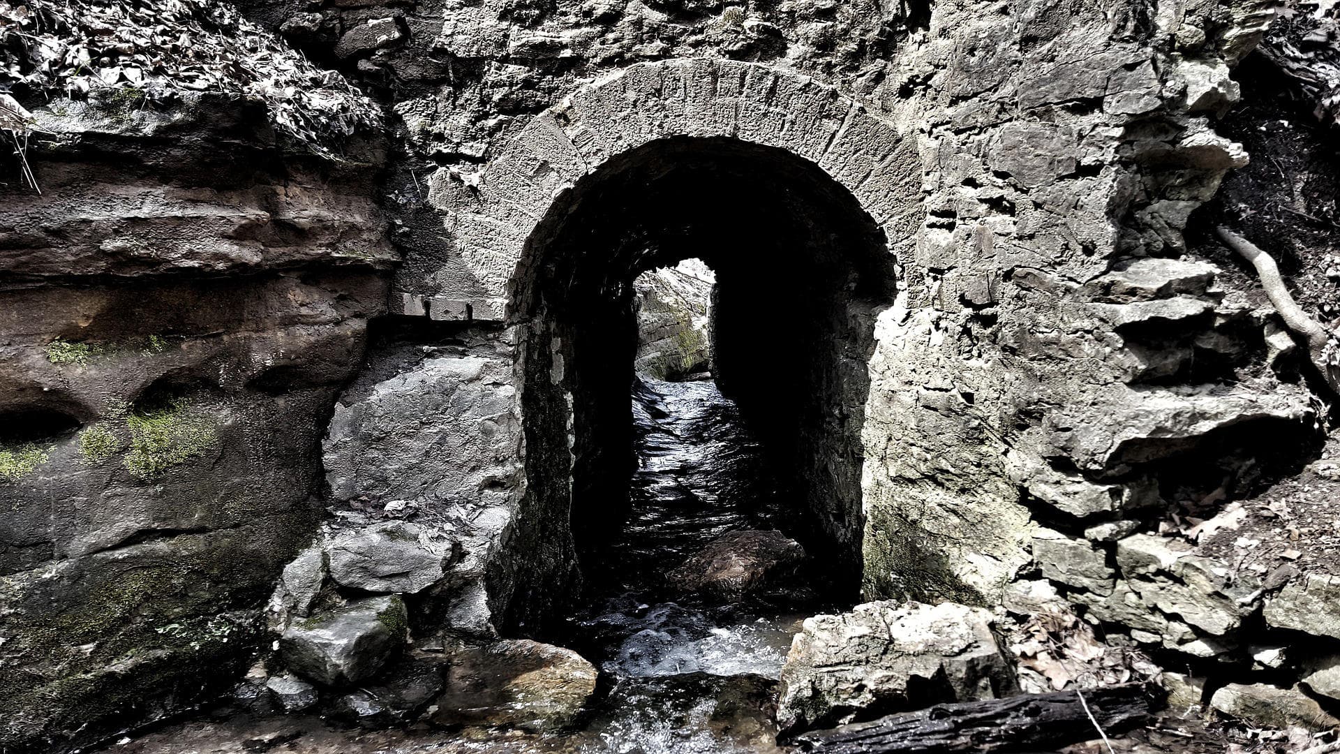 Battling pollution by navigating particle traffic